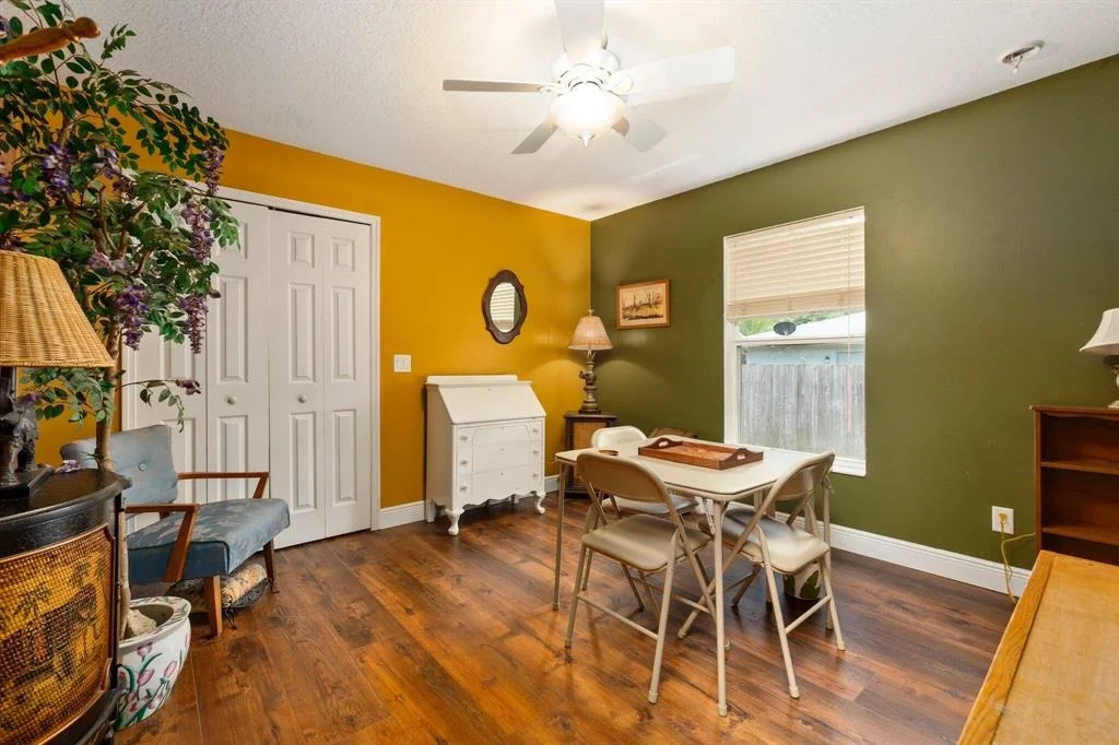 Photo of 5501 Pinetree Drive