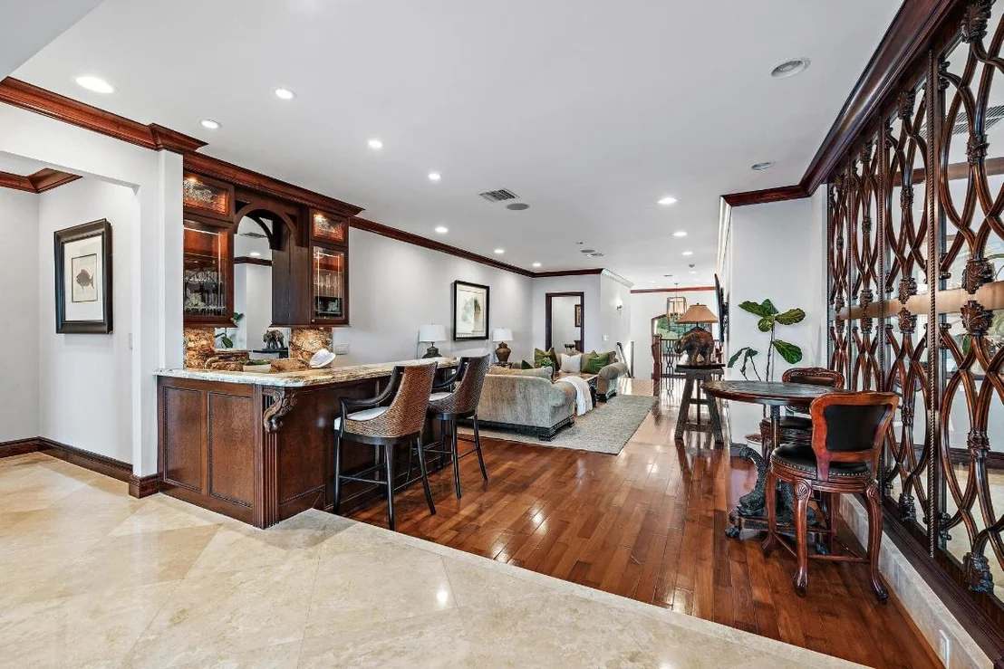 Photo of 613 S Beach Road