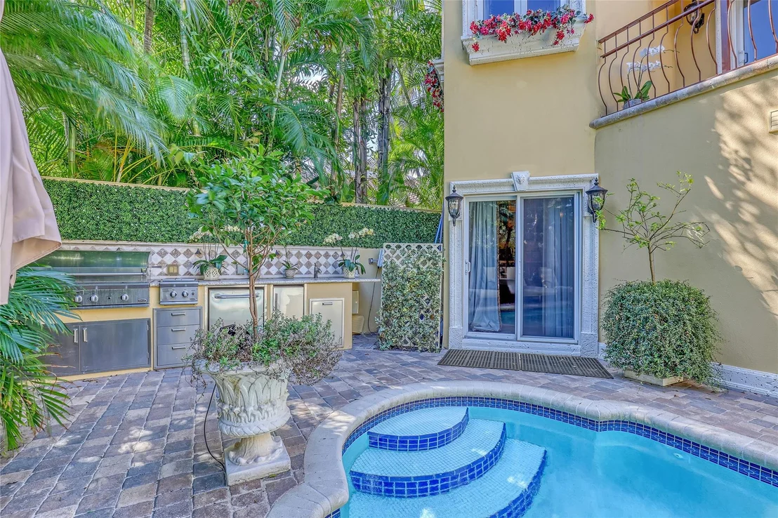 Photo of 3594 Ensign Circle