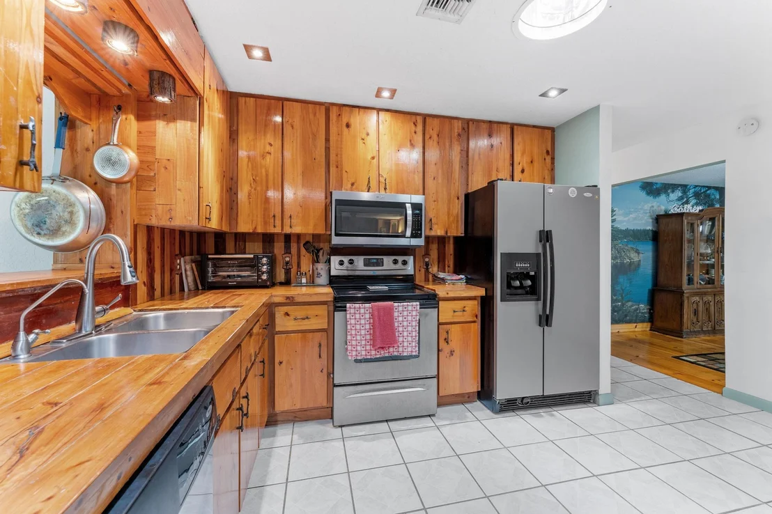 Photo of 3182 Custer Avenue