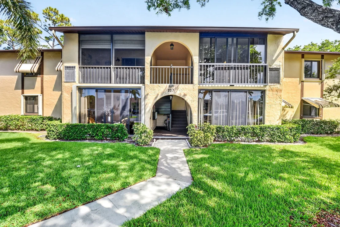 Photo of Unit D2 at 207 Pine Hov Circle