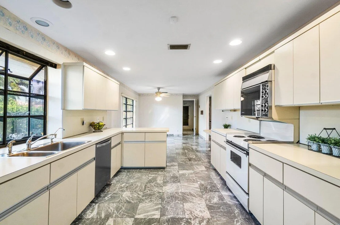 Photo of 5560 NW 3rd Terrace W