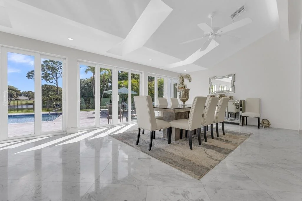 Photo of 355 Oakview Drive