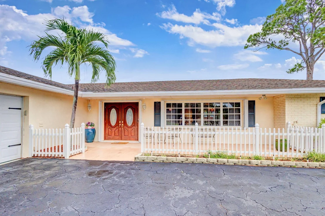 Photo of 86 W Coconut Drive