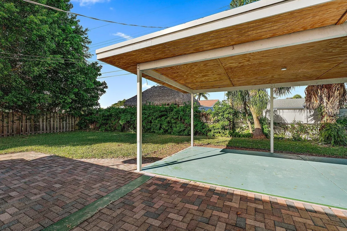 Photo of 243 W Riverside Drive