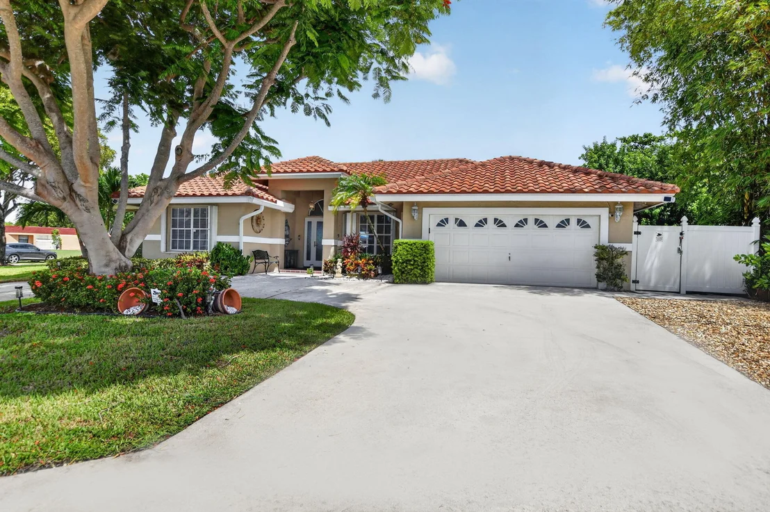 Photo of 703 AVOCET Road