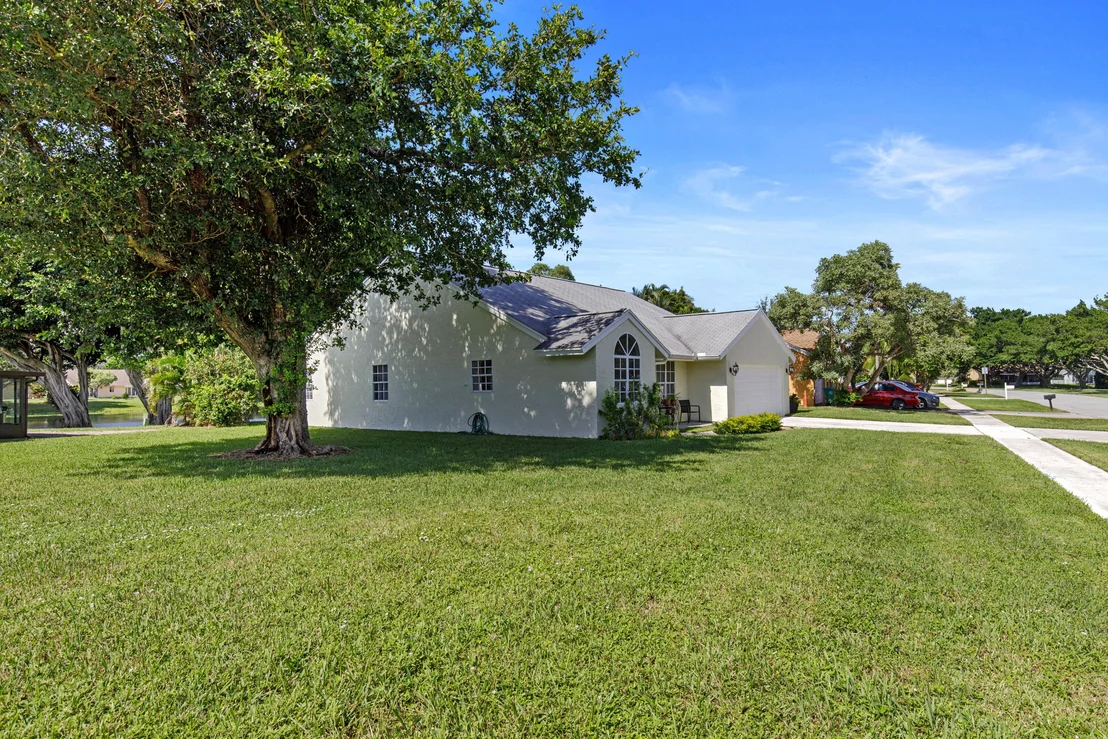 Photo of 1801 Stonehaven Drive