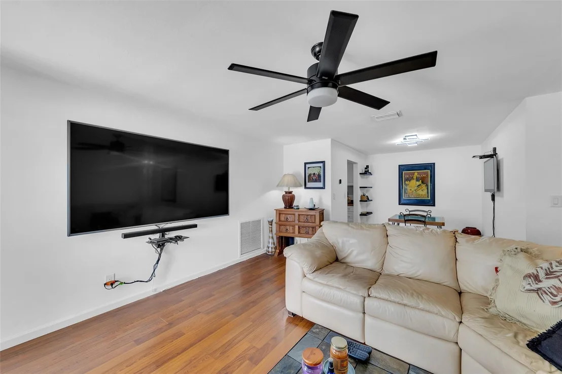 Photo of 2580 NW 2nd Drive