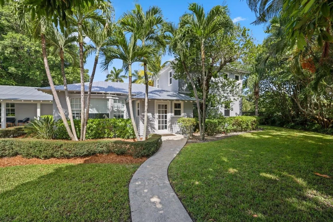 Photo of 920 Hibiscus Lane