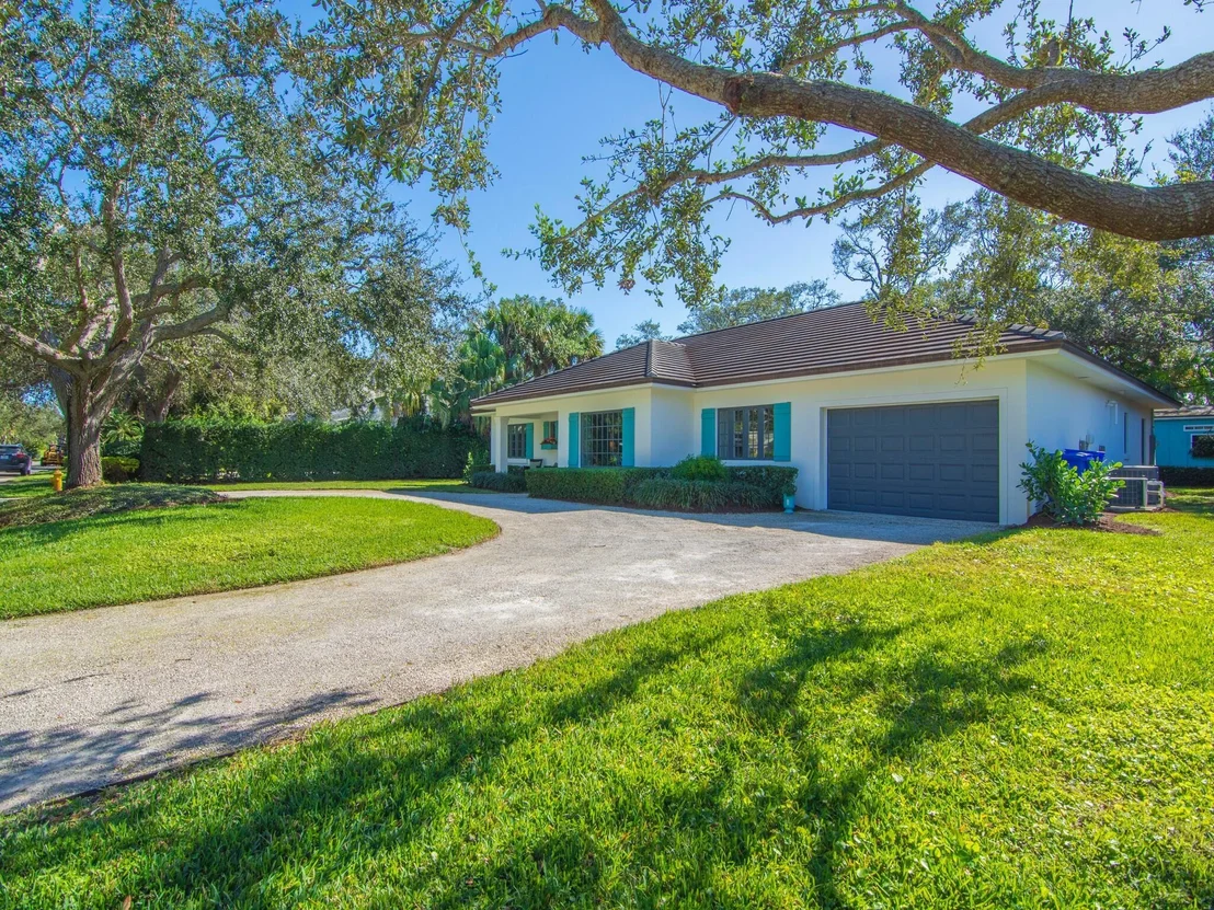Photo of 746 Iris Lane