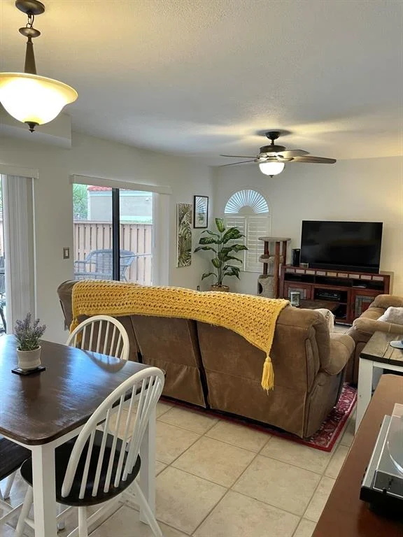Photo of Unit B at 8171 Thames B Boulevard