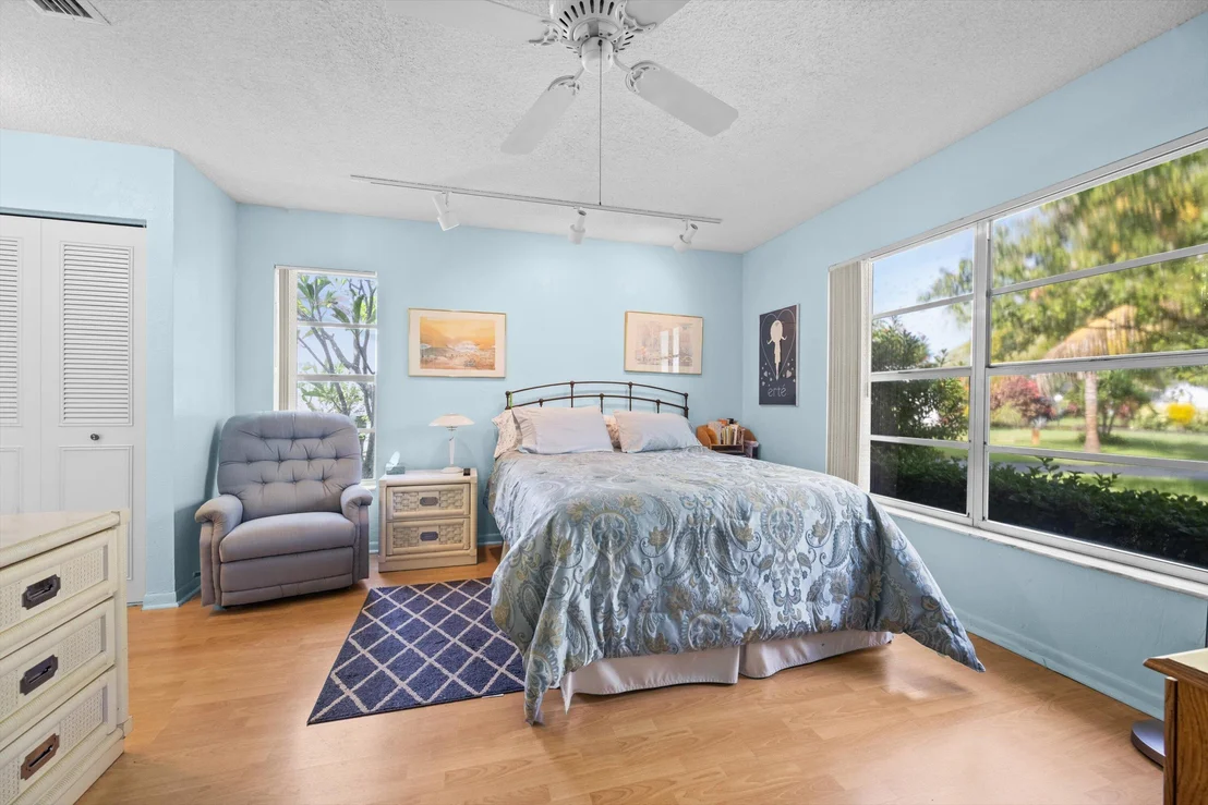 Photo of 6127 RAINBOW Circle