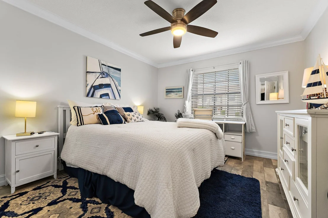 Photo of Unit B at 1201 Pinecrest Circle