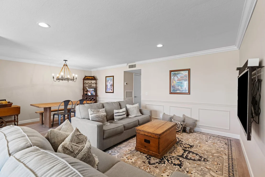 Photo of Unit C at 947 Circle Drive