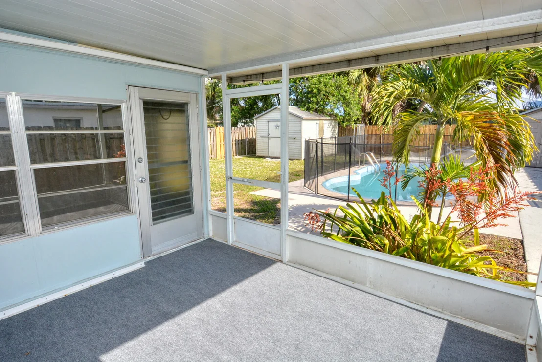 Photo of 411 SE Fini Drive