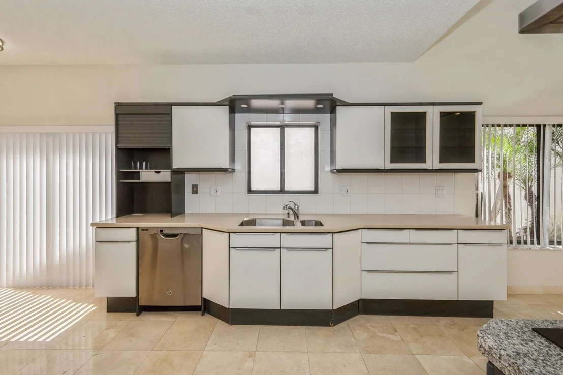 Photo of 5504 FOX HOLLOW Drive