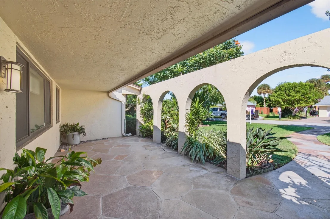 Photo of 714 Heron Drive