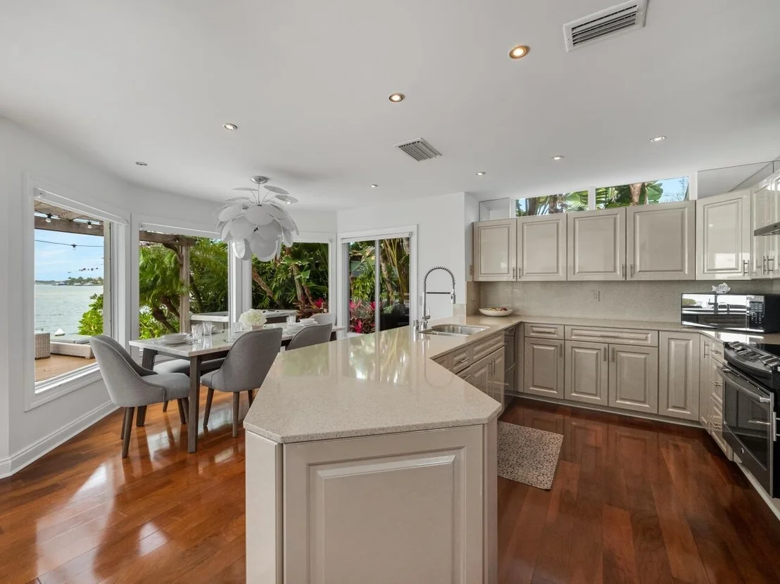 Photo of 118 Lands End Way