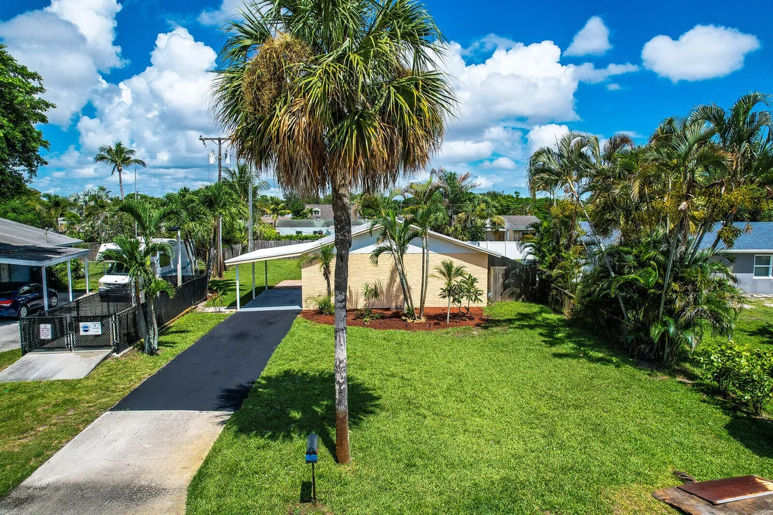 Photo of 357 Garden Boulevard