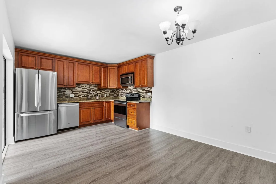 Photo of Unit 708 at 1700 Embassy Drive