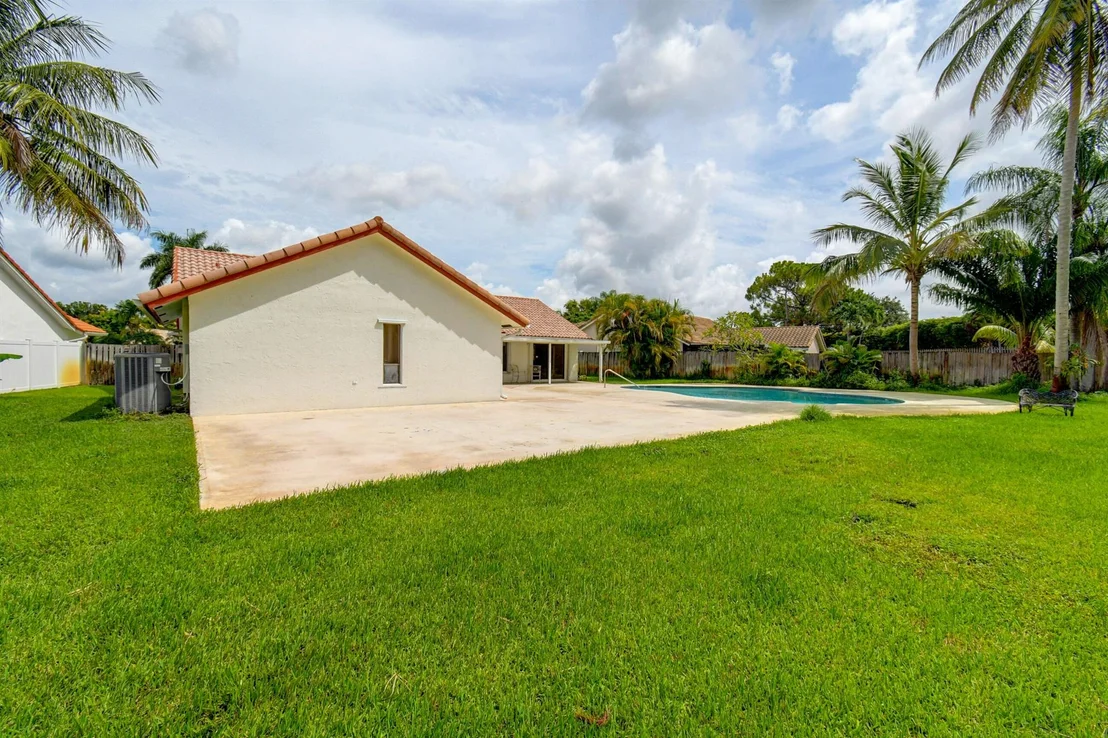 Photo of 5822 Sun Pointe Circle