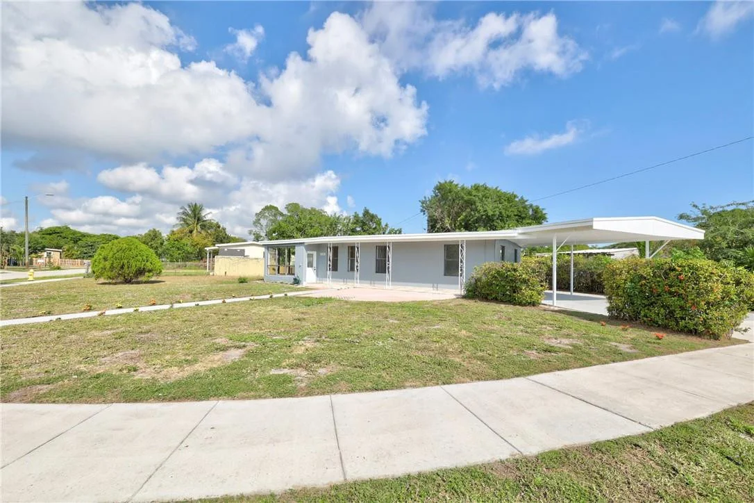 Photo of 5210 NE 16th Terrace