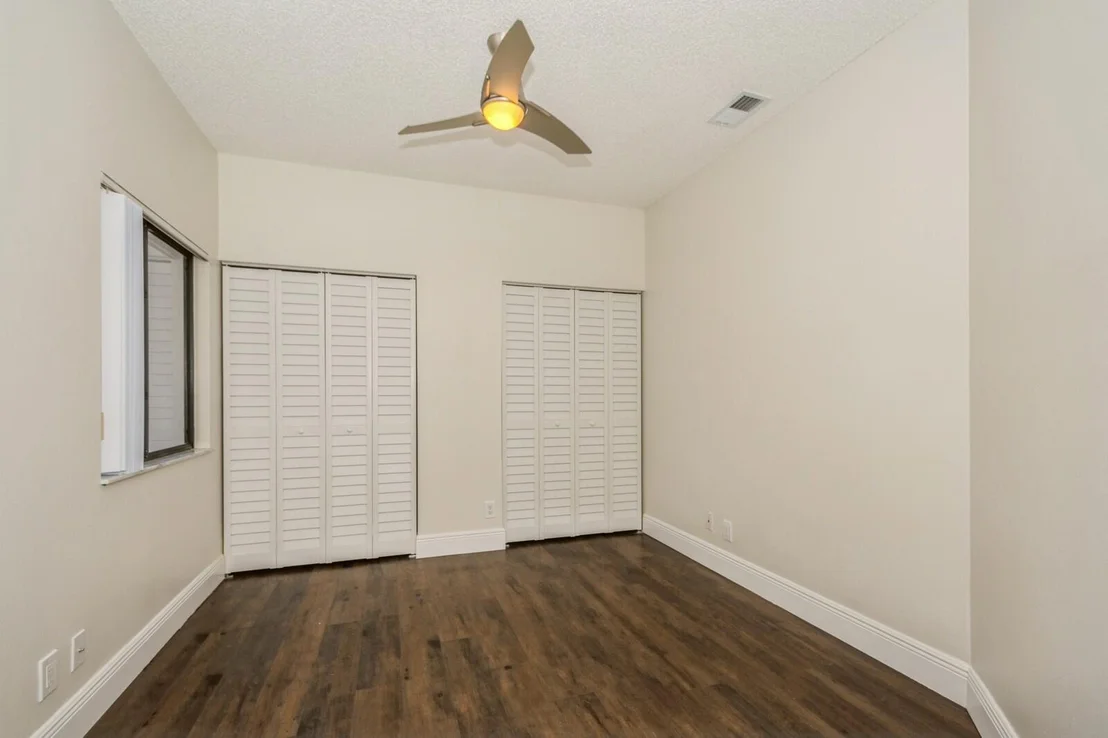 Photo of 5504 FOX HOLLOW Drive