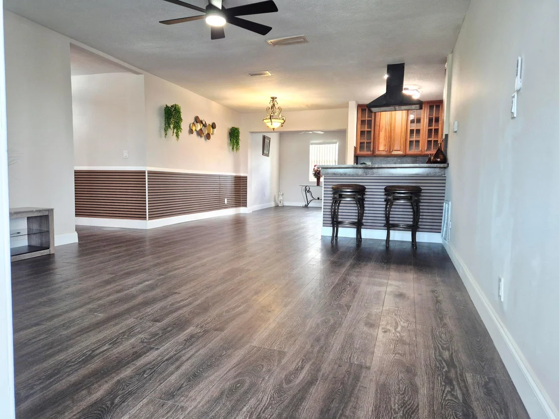 Photo of 1015 NW 68th Avenue