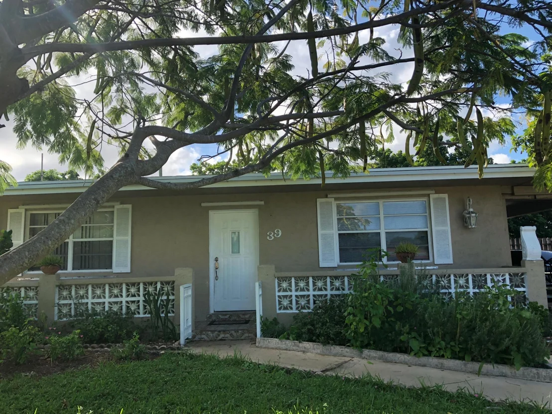 Photo of 39 Davis Road