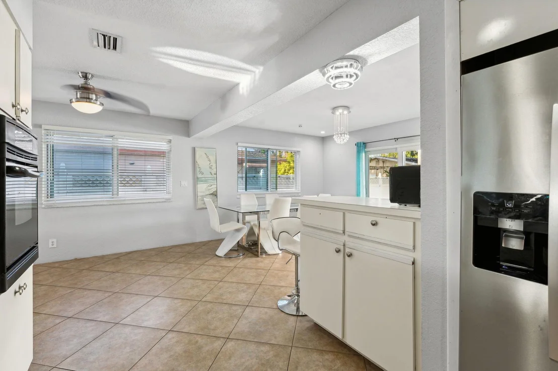 Photo of 718 NW 9th Avenue