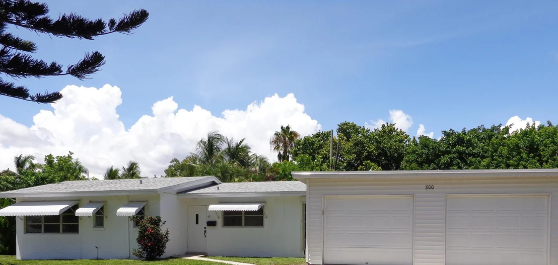 Photo of 800 Alamanda Drive