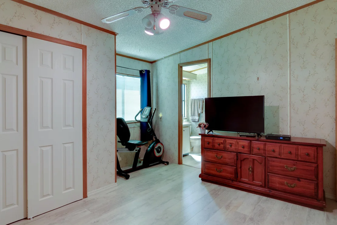 Photo of 901 Oleander Circle