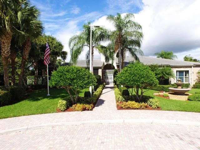 Photo of 6052 Oak Bluff Way