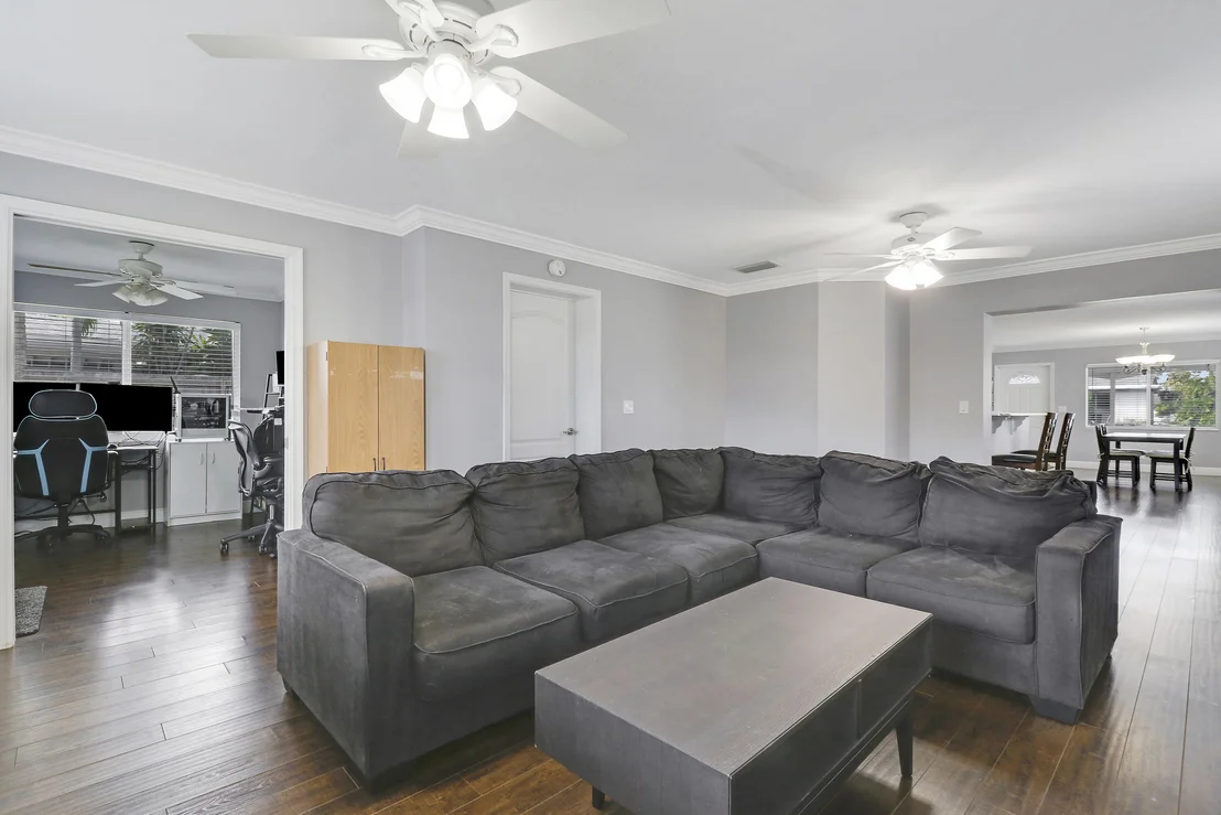 Photo of 532 Riverside Drive