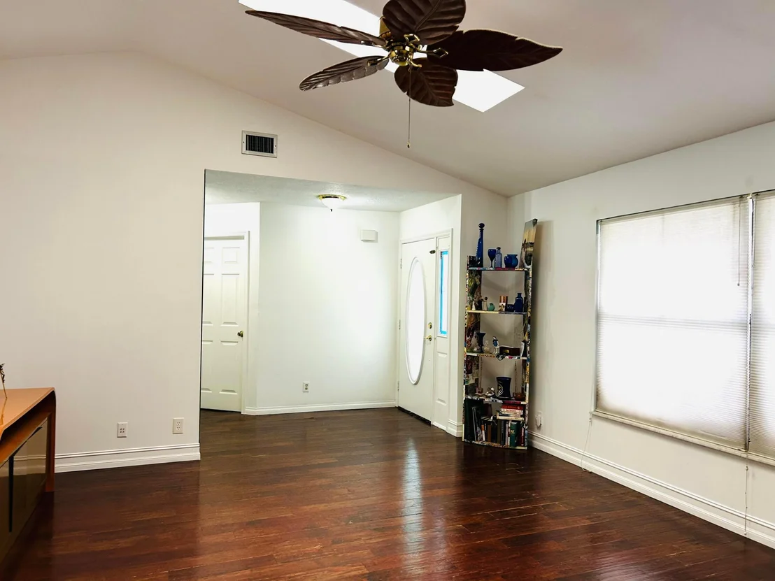 Photo of 17971 Mellen Lane