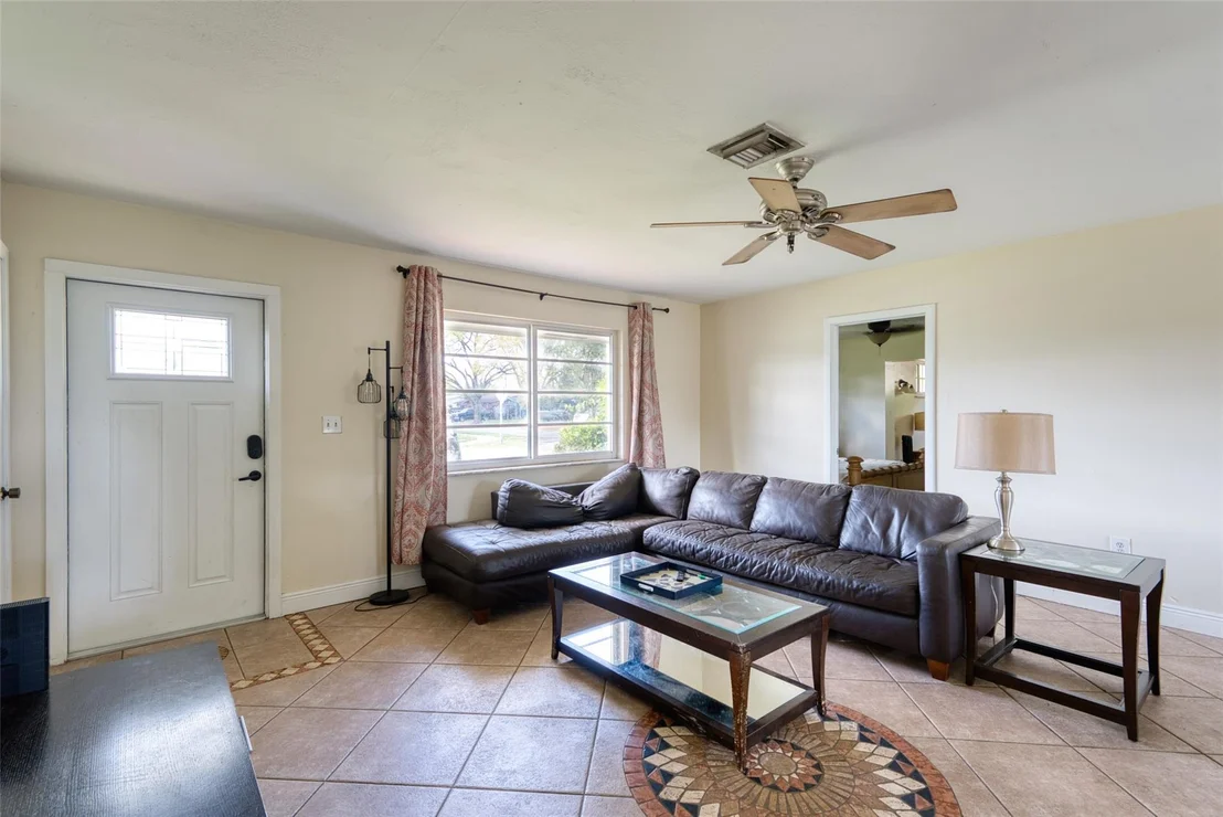 Photo of 6471 Pershing Street