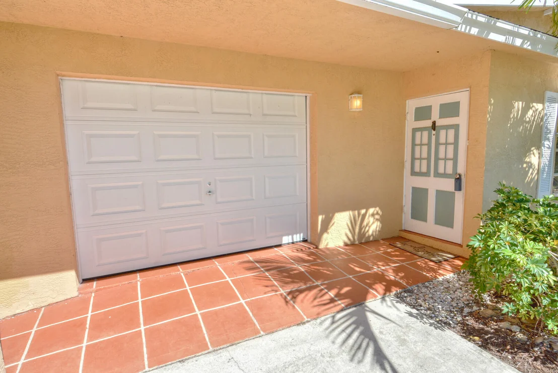 Photo of 2359 NW Sunset Boulevard