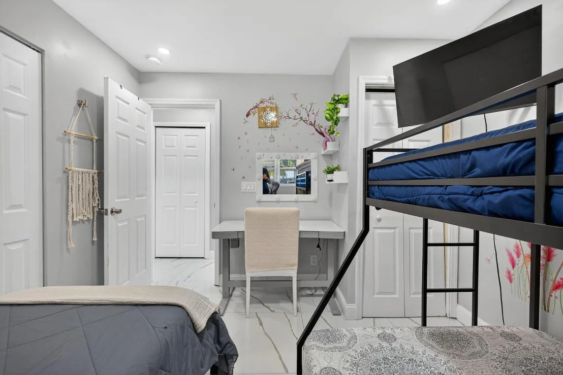 Photo of 511 Iris Avenue
