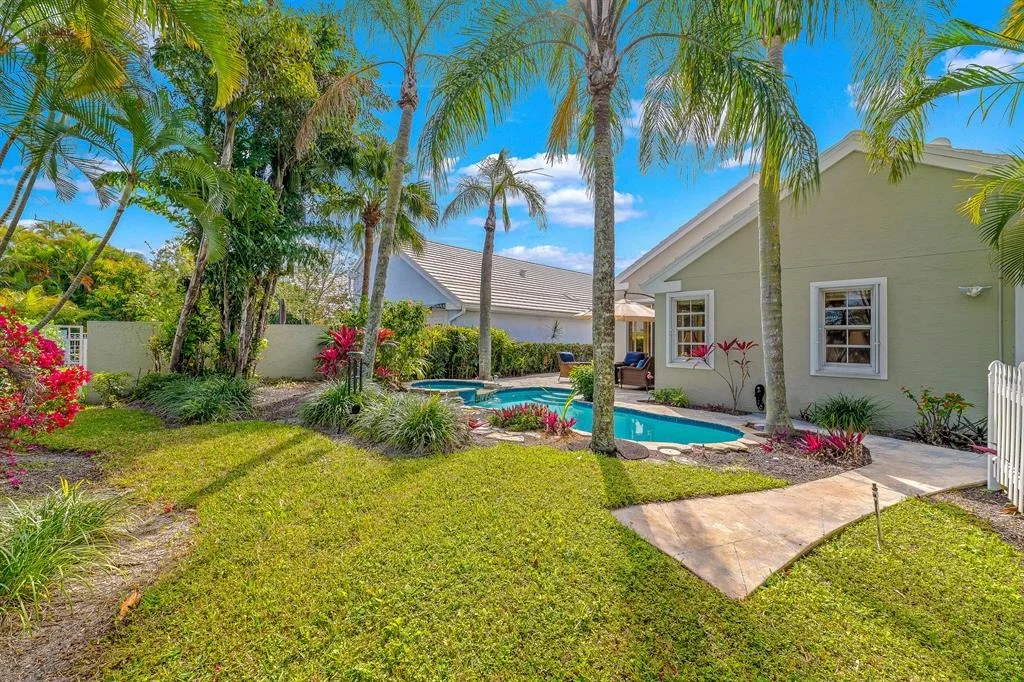 Photo of 930 Dickens Place