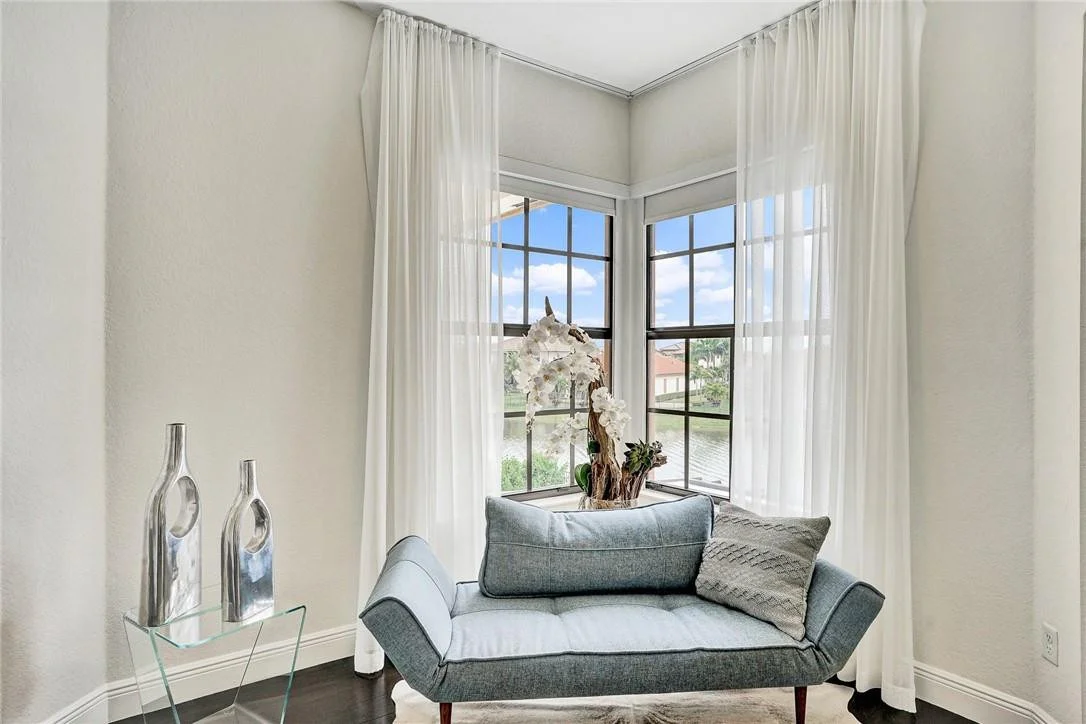 Photo of 8760 Lakeview Drive