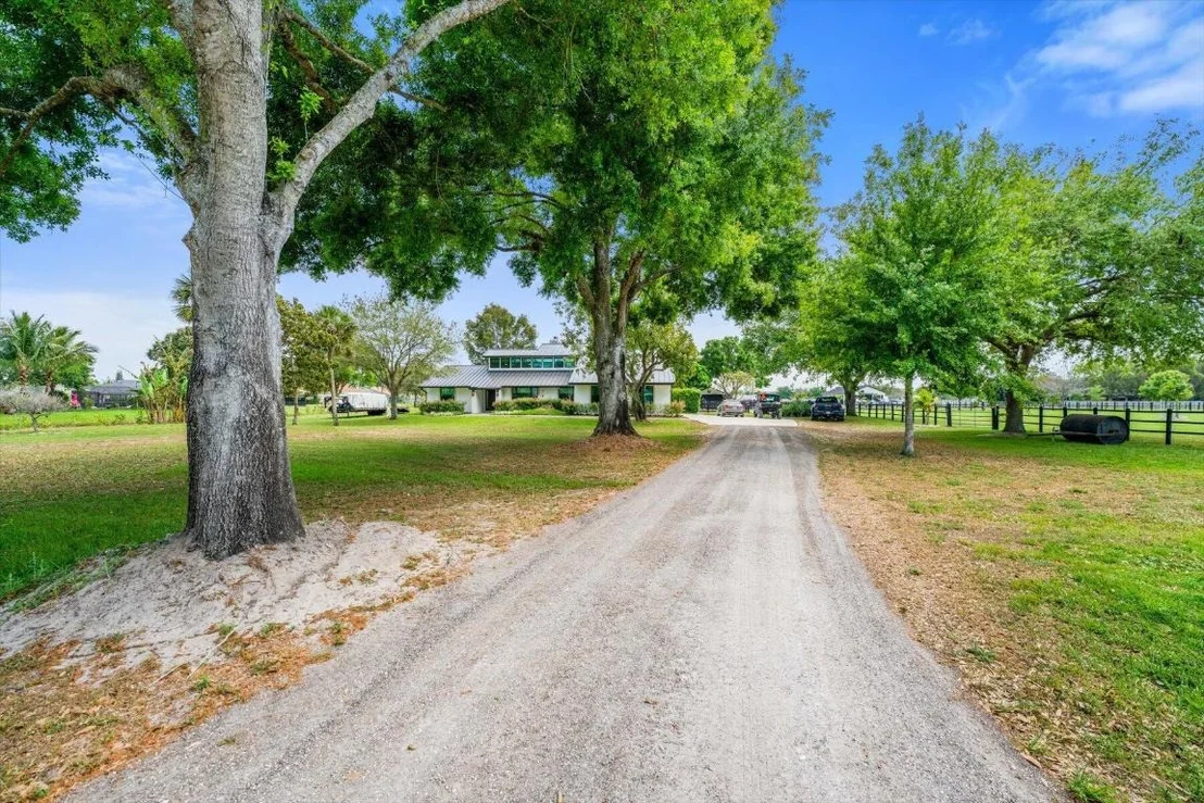 Photo of 2040 Galloway Trail