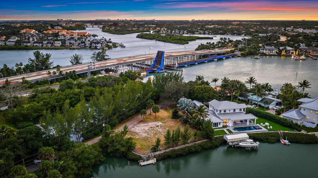Photo of 1310 Peninsular Road