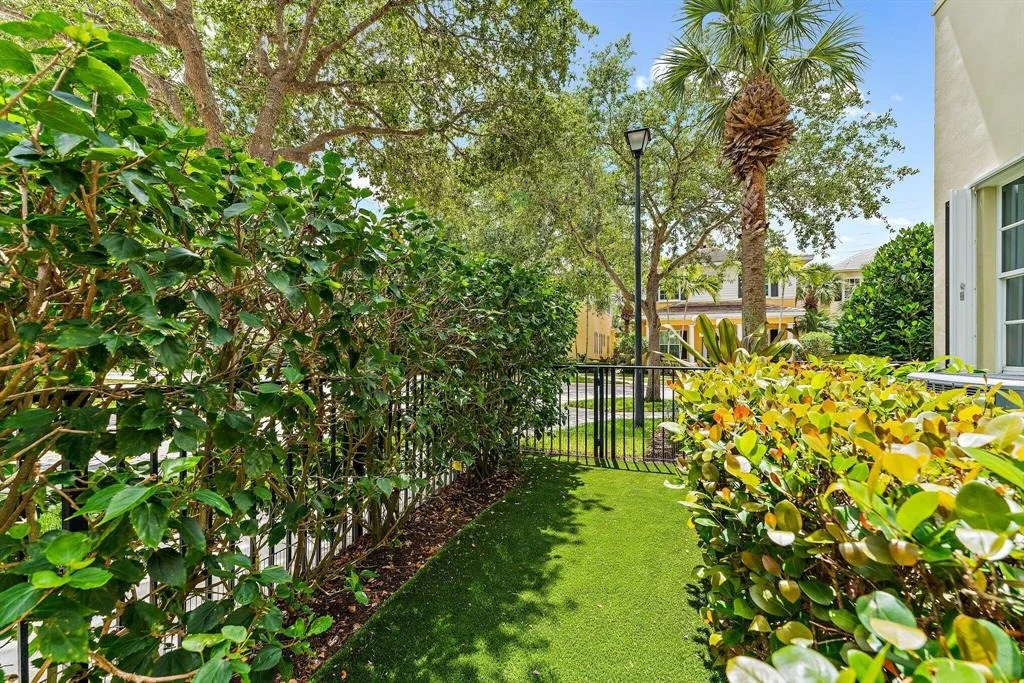 Photo of 231 W Bay Cedar Circle