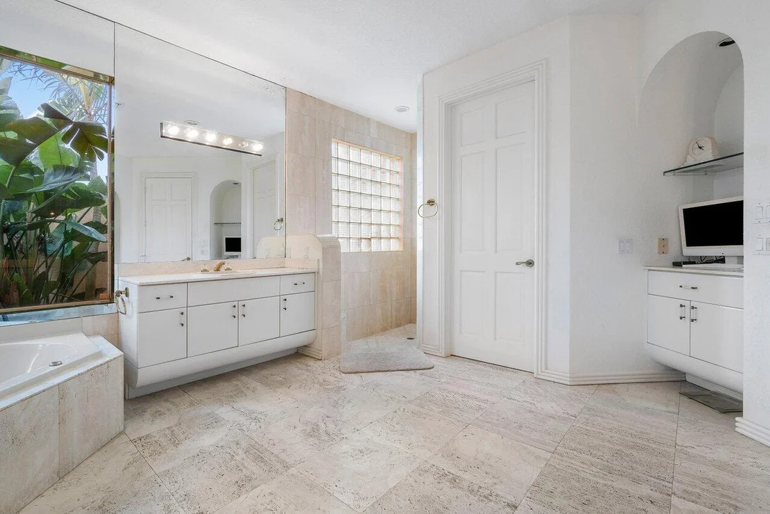 Photo of 5237 Deauville Circle