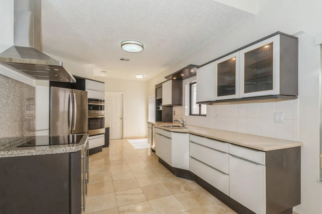 Photo of 5504 FOX HOLLOW Drive