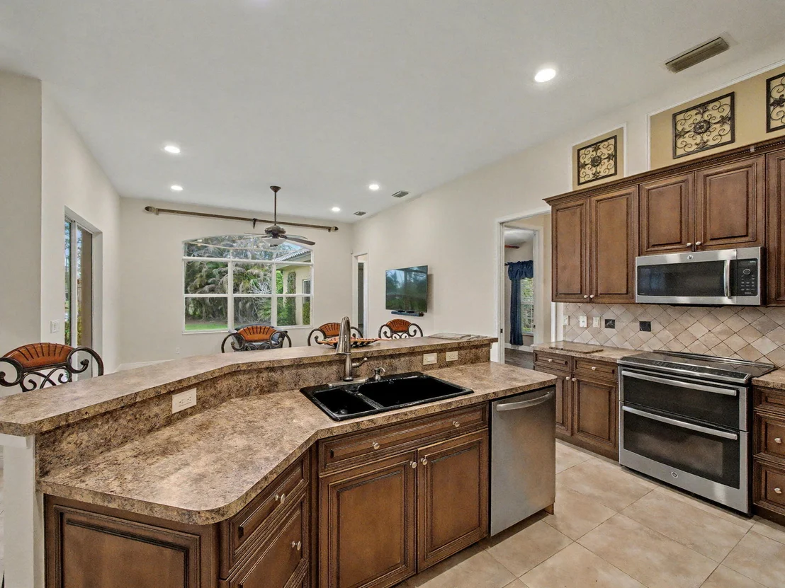 Photo of 2650 SW Windship Way