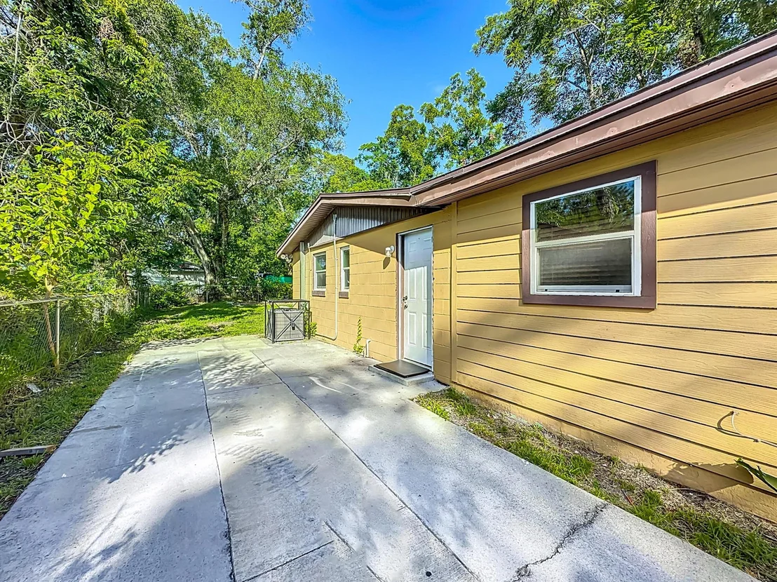 Photo of 2842 Lucoma Drive