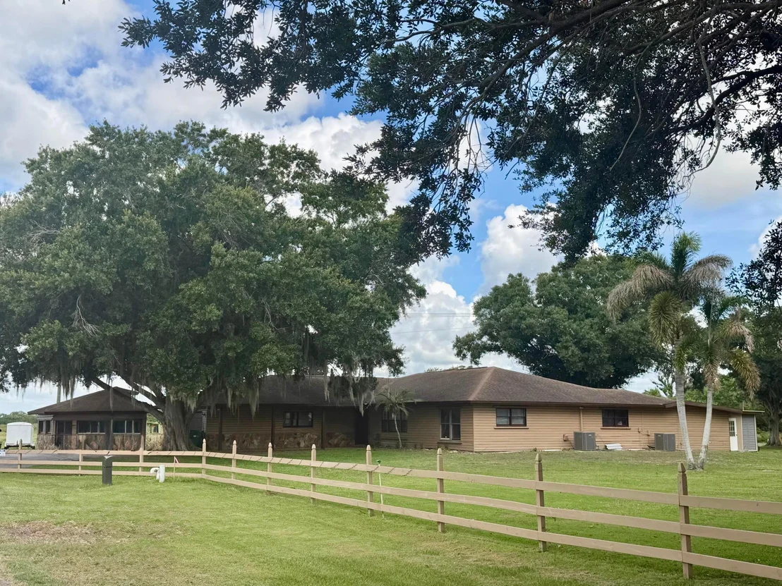 Photo of 1631 SE 24th Boulevard