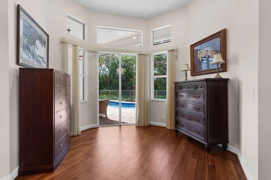 Photo of 8850 Valhalla Drive