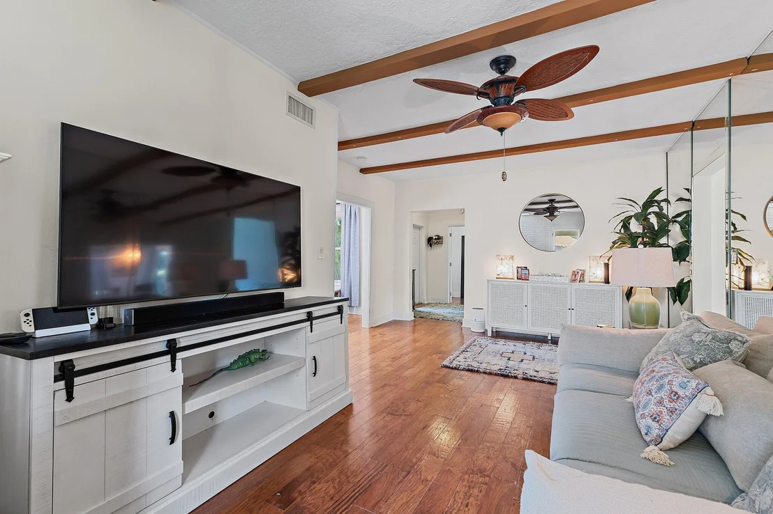 Photo of 715 Warren Drive